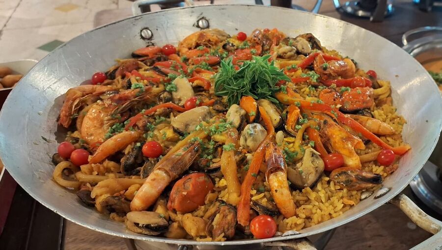 Paella de frutos do mar