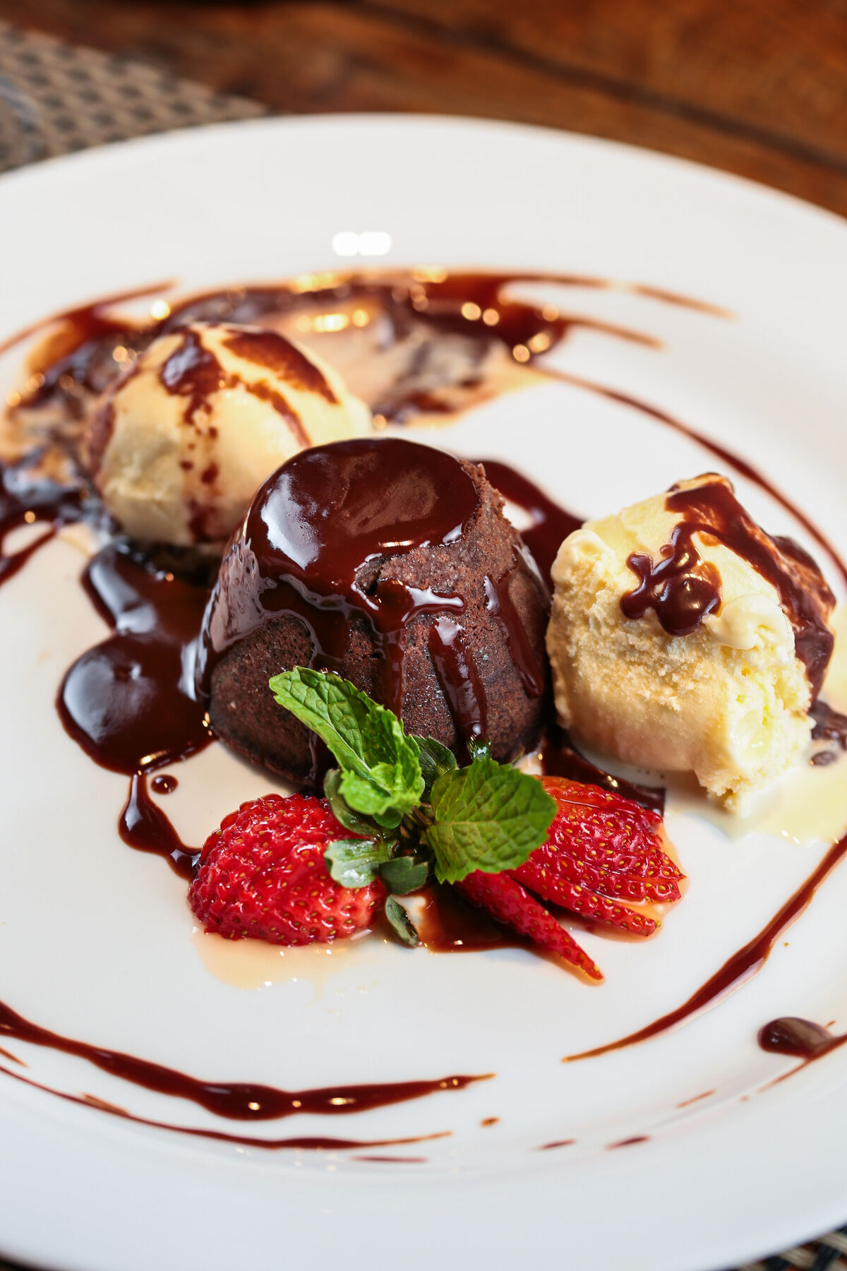 Petit gateau com sorvete